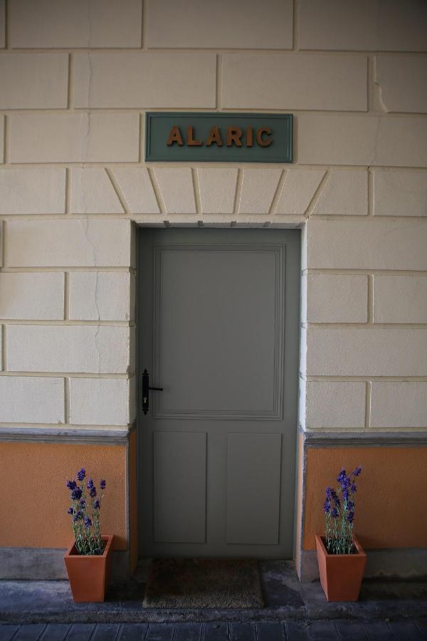 Cote Cite Bed & Breakfast Carcassonne Exterior photo